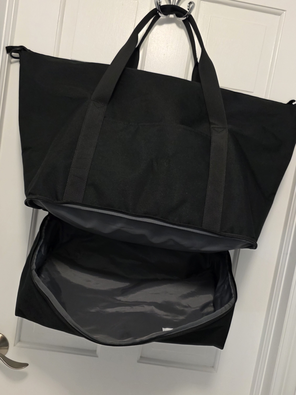 EC Lo & Sons Catalina Deluxe Large Black Weekender Tote W/Detachable Strap - Picture 5 of 15